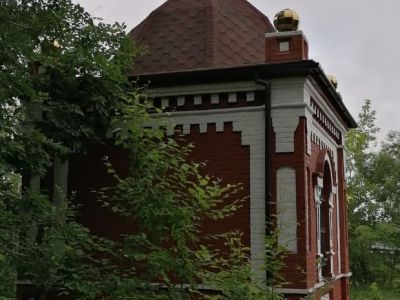 Ансамбль архиерейского подворья. Кладбищенская часовня.