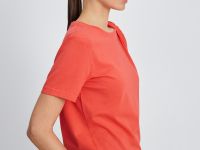 Топ из хлопка с открытым плечом и фигурным узлом