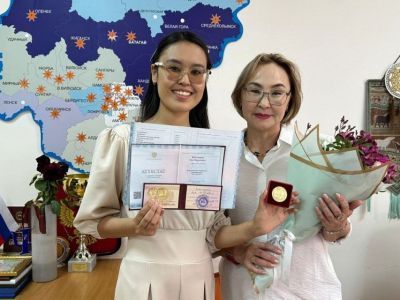 Впервые в истории коррекционной школы в Якутске выпускница получила золотую медаль