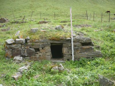 Склеп полуназемный