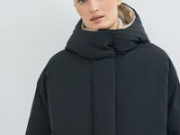 Утеплённая куртка с капюшоном, Черный