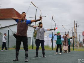 Спортсмены из Вилюйского района победили в командном первенстве по стрельбе из традиционного лука