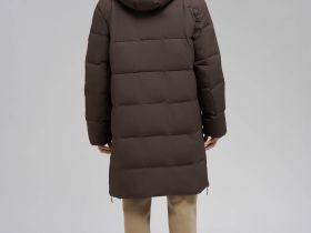 Однобортное пальто с капюшоном