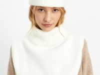 Шапка из шерсти и мохера