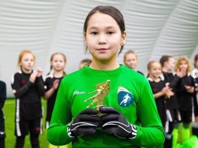 Юная футболистка из Якутии получила спецприз на турнире "Лучший вратарь"