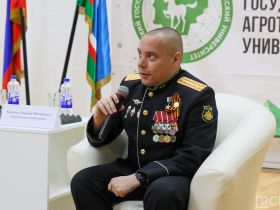 Студенты АГАТУ встретились с Героем России Дмитрием Куценко