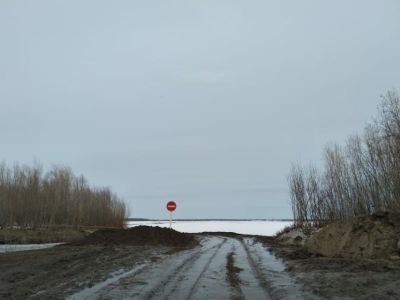 Закрыли ледовую переправу через Лену и автозимники в четырех улусах Якутии