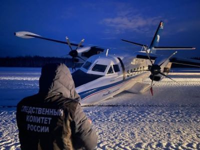 В Якутии во время взлета у самолета надломилась передняя стойка шасси