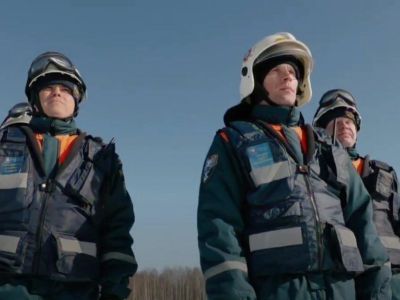 Специалисты МЧС России доставили 280 тонн гуманитарных грузов