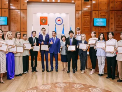 Глава Якутии поздравил стобалльников и их учителей с успешной сдачей ЕГЭ