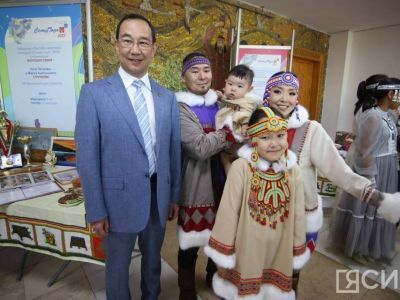 В Якутии семейные пары в возрасте до 25 лет будут получать единовременную денежную выплату