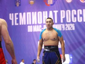 Мас-рестлеры Якутии прошли в финал чемпионата России