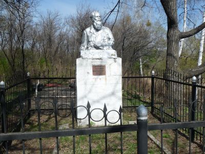 Могила Лукашова А.М. (1870-1942 гг.), садовода-селекционера