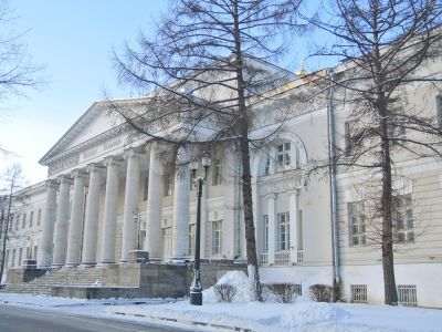 Центральный корпус с интерьерами