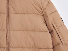 Утепленная стеганая куртка со съемным капюшоном