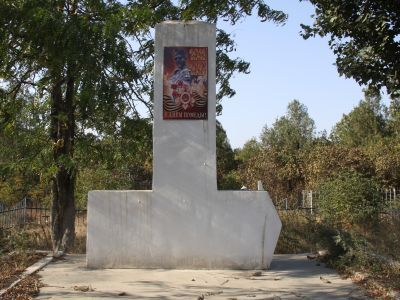 Обелиск на братской могиле 20-ти воинов, погибших в Великой Отечественной войне