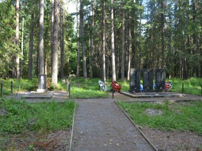 Братская могила воинов, погибших в годы Великой Отечественной войны 1941-1945 гг.