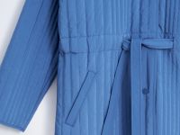 Утепленная куртка на кулиске с воротником-стойкой