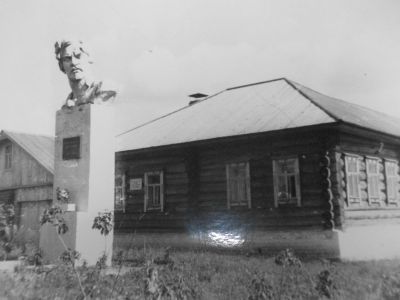 Дом-музей крестьянского быта (памятное место, где стоял дом, в котором родился С.Н. Халтурин)