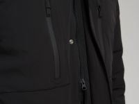 Утепленное полупальто с накладными карманами