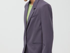 Жакет с отложным воротником свободного силуэта