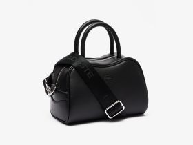 Небольшая женская сумка через плечо Lacoste