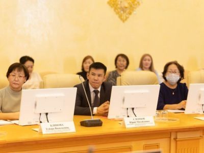 11 гимназий и лицеев Якутии получили сертификаты признания первого президента республики