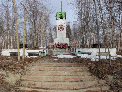 Памятник на братской могиле советских воинов