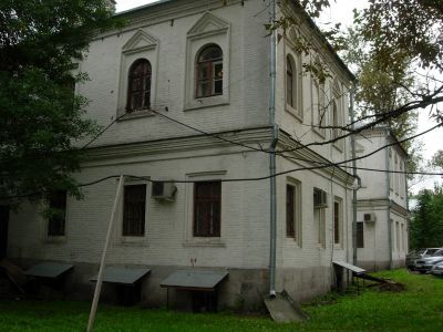 Служебные корпуса у Передних ворот