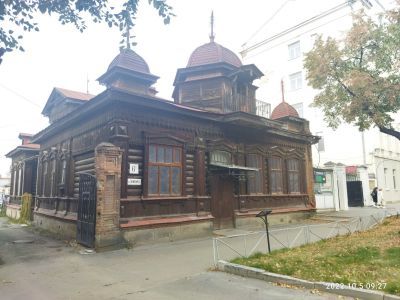 Дом с мезонином