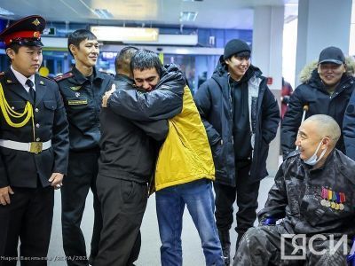 Президент РФ поручил установить регулярный отпуск на 14 дней для участников СВО