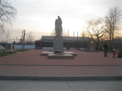 Братская могила 149 советских воинов, погибших в боях с фашистскими захватчиками