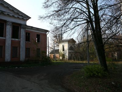 Флигель западный