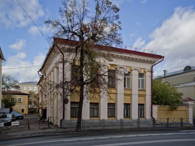 Главный дом усадьбы Ужениновых