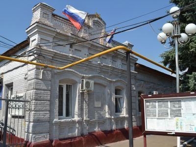 Дом, в котором находился штаб Еланского полка, сформированного Железняковым Анатолием Григорьевичем (матросом Железняком)