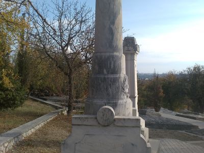 Могила генерал-майора  М.И.Ставраки