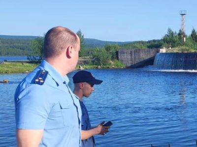 В Якутии во время купания утонули мужчина и подросток