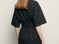 Платье с коротким рукавом и поясом