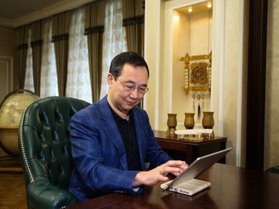 Тепло традиций. Глава Якутии поддержал всероссийский флэшмоб ко Дню народного единства