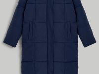 Утепленное пальто с капюшоном и воротником-стойкой