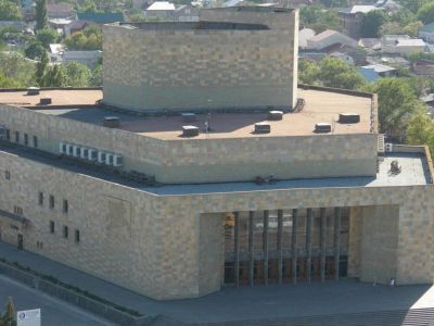 Лакский государственный музыкально-драматический театр им. Э. Капиева