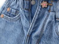 Джинсы с брелоком для маленькой девочки