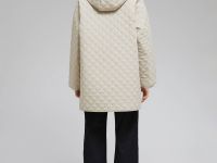 Утепленное полупальто с накладными карманами