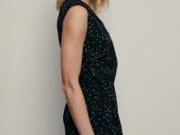 Комбинезон с v-образным вырезом без рукавов