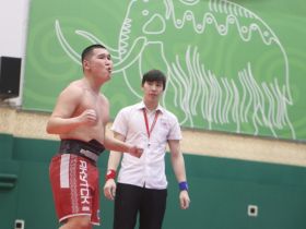 Определены чемпионы Якутии среди юниоров по мас-рестлингу