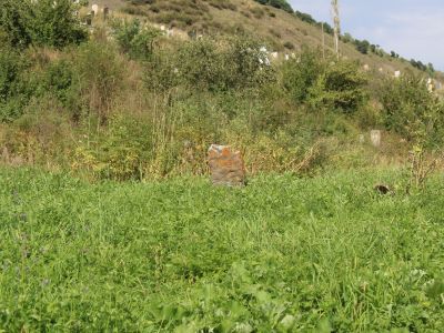 Стелы надмогильные (3 ед.)