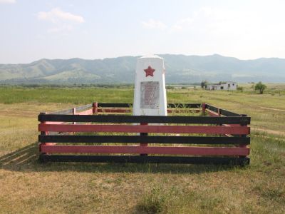 Памятник воинам-землякам, погибшим на фронтах Великой Отечественной войны