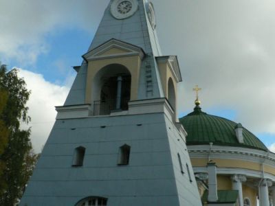 Церковь с колокольней ("Кулич и Пасха")