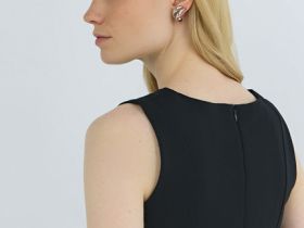 Майка с баской и рельефами, Черный