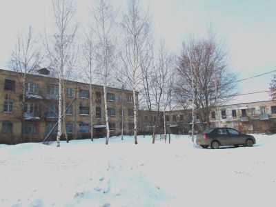 Здание рабочей казармы при фабрике братьев Зотовых